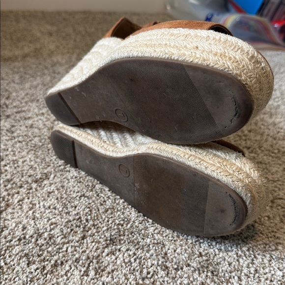 Universal Thread Wedges - Picture 3 of 4